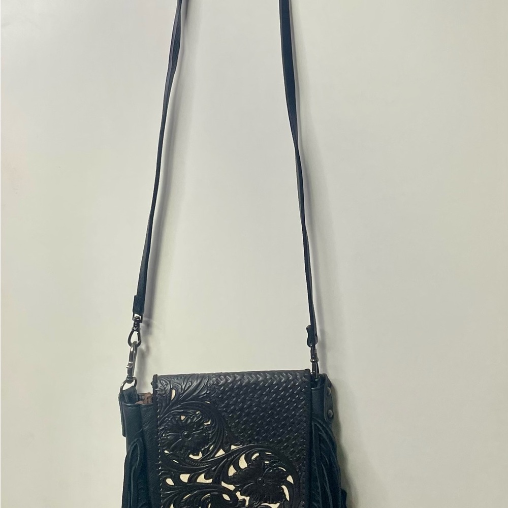 Chic Black‎ Embossed Crossbody Bag